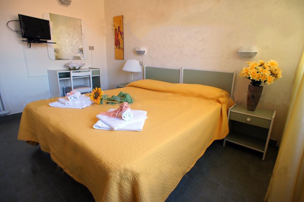 Hotel Brenta Viserbella di Rimini Екстер'єр фото