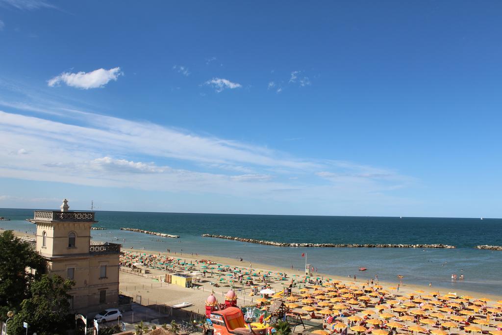 Hotel Brenta Viserbella di Rimini Екстер'єр фото