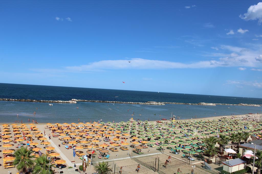 Hotel Brenta Viserbella di Rimini Екстер'єр фото