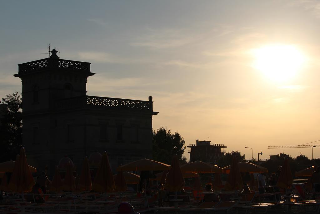 Hotel Brenta Viserbella di Rimini Екстер'єр фото