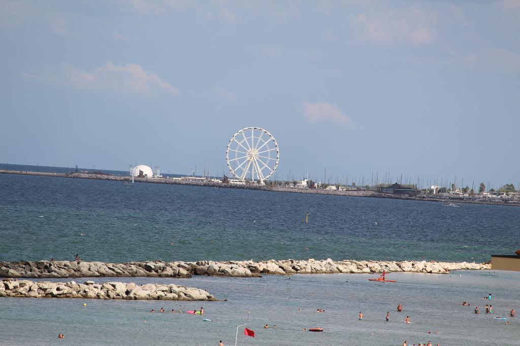 Hotel Brenta Viserbella di Rimini Екстер'єр фото