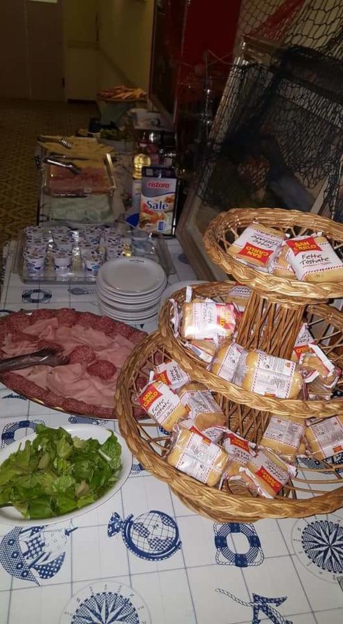 Hotel Brenta Viserbella di Rimini Екстер'єр фото
