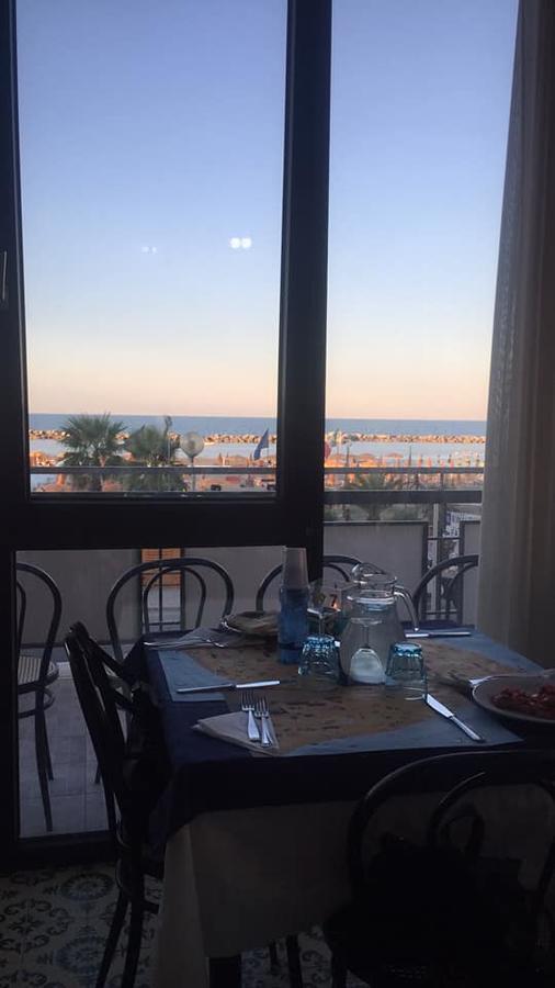 Hotel Brenta Viserbella di Rimini Екстер'єр фото