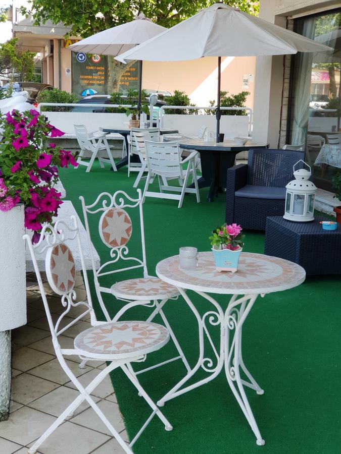 Hotel Brenta Viserbella di Rimini Екстер'єр фото
