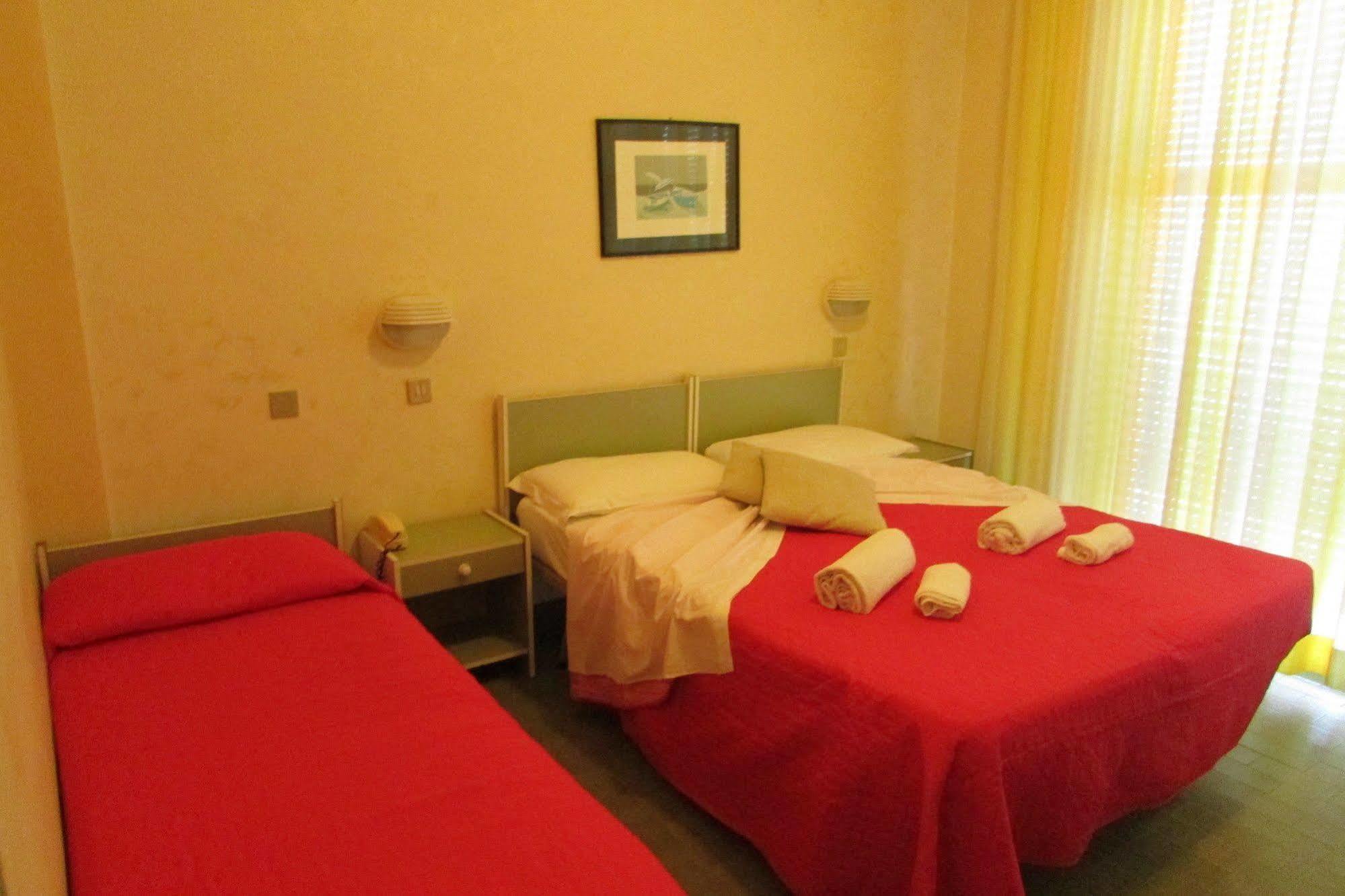 Hotel Brenta Viserbella di Rimini Екстер'єр фото
